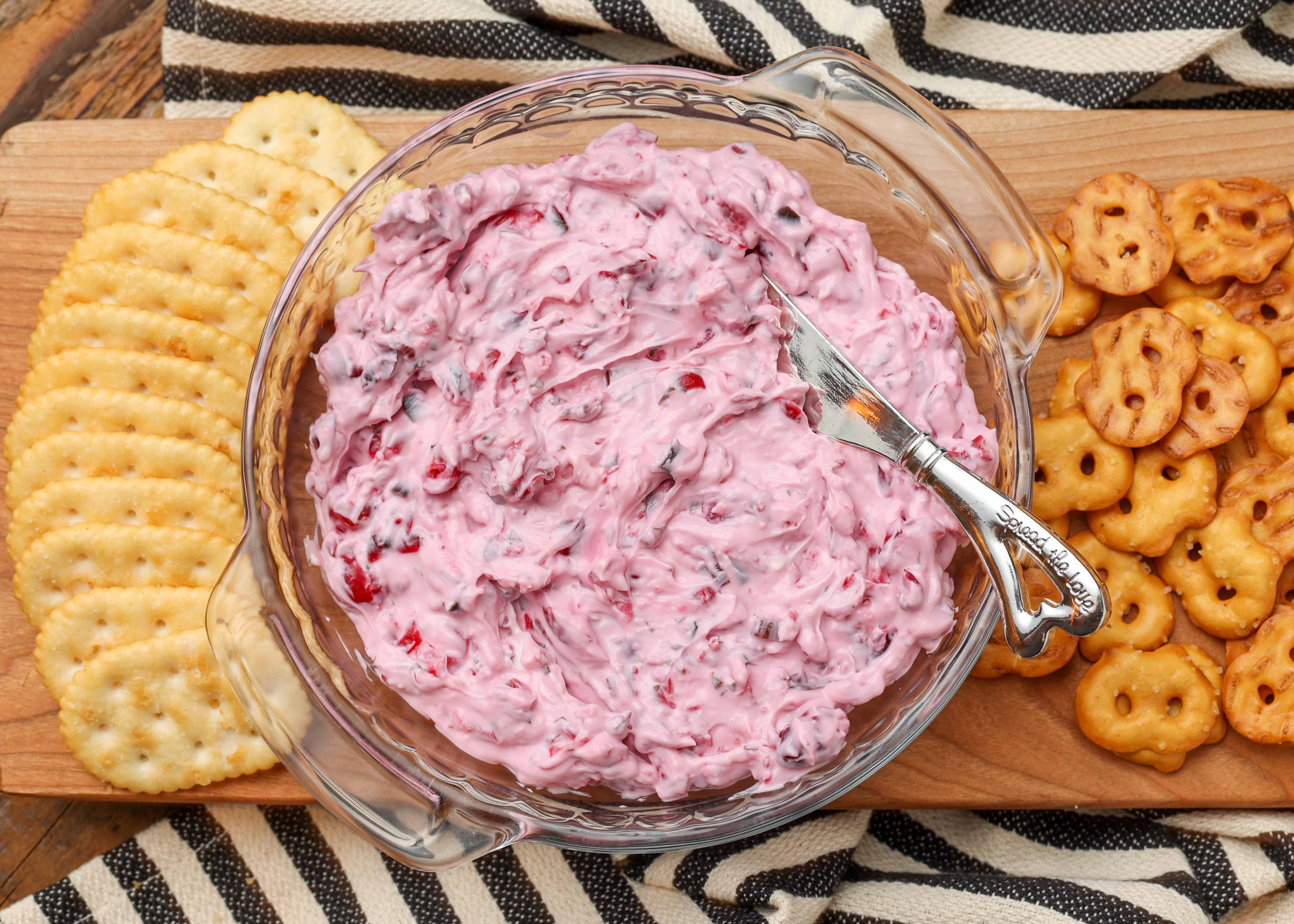 Minute Creamy Cranberry Dip: Your Ultimate Holiday Appetizer